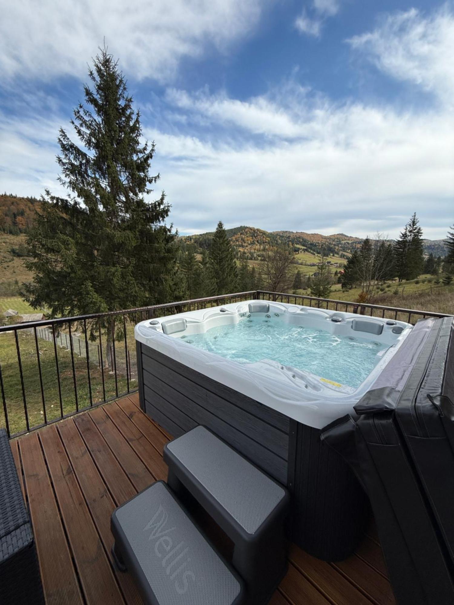 הוילה לאקו רוסו Tiny One Cu Jacuzzi In Tiny Land מראה חיצוני תמונה